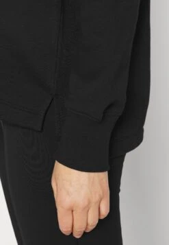 Under Armour Rival Crew - Sweater - Black /White 13 Under Armour Rival Crew - Sweater - Black /White -Under Armour Winkel 0267574ff020441bbda9f4acf1dd2483