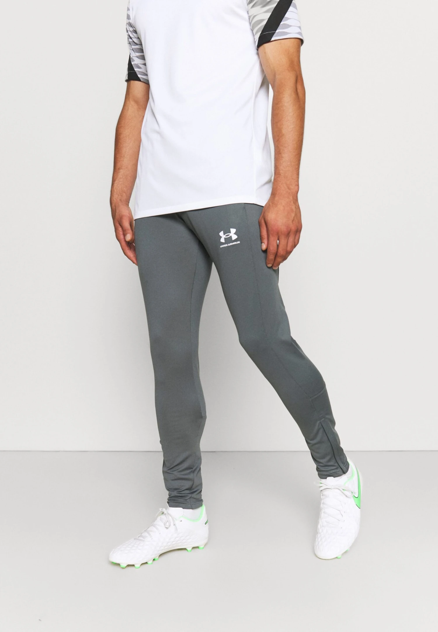 Under Armour Challenger- Trainingsbroek - Pitch Gray/White 1 Under Armour Challenger- Trainingsbroek - Pitch Gray/White