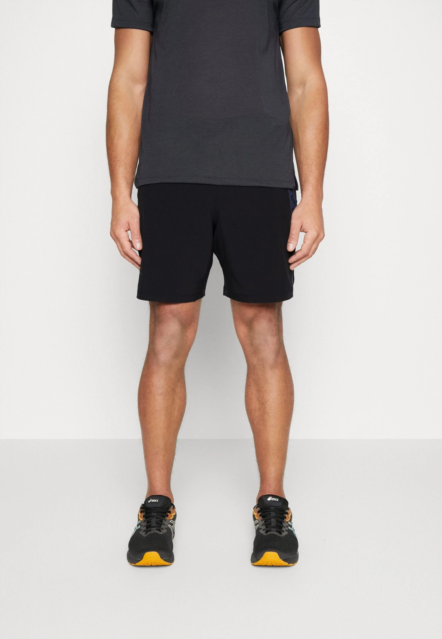 Under Armour Launch Elite - Korte Broeken - Black/Reflective 1 Under Armour Launch Elite - Korte Broeken - Black/Reflective