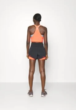 Under Armour Run Everywhere Short - Korte Broeken - Black/Beta -Under Armour Winkel 4ab6d68e5cec4ff490be8cc1564961f4