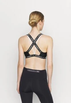 Under Armour Crossback Low - Sport-Bh Met Light Support - Black -Under Armour Winkel 4ad2b4c5744846e2b701351cd0bd3467