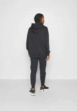 Under Armour Rival - Trainingsbroek - Black/White -Under Armour Winkel 689098ad5c73405c8d2a1e3238926aac