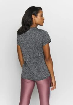 Under Armour Tech Twist - Sport T-Shirt - Black/Metallic Silver -Under Armour Winkel 8f3a777c534842198bfd362534446bc7