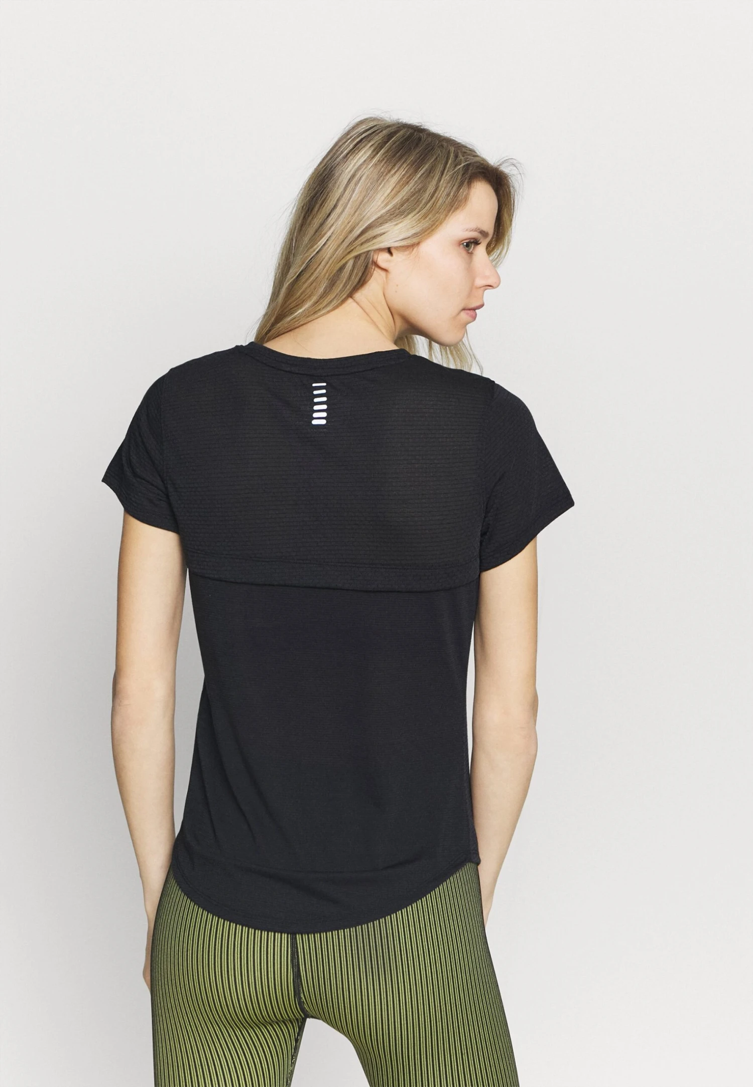 Under Armour Streaker - Sport T-Shirt - Black 3 Under Armour Streaker - Sport T-Shirt - Black - Afbeelding 3