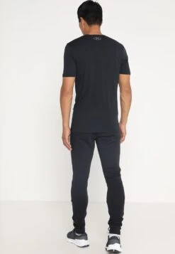 Under Armour Boxed Style - T-Shirt Print - Black/Graphite 8 Under Armour Boxed Style - T-Shirt Print - Black/Graphite -Under Armour Winkel 913e52aff51842809ace0899ceecb205