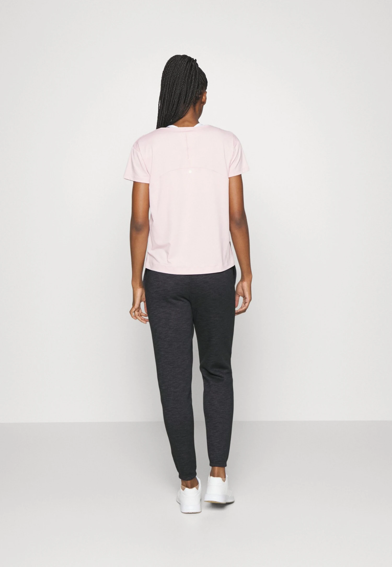 Under Armour Essential Script Pant - Trainingsbroek - Black/Jet Gray/White 3 Under Armour Essential Script Pant - Trainingsbroek - Black/Jet Gray/White - Afbeelding 3