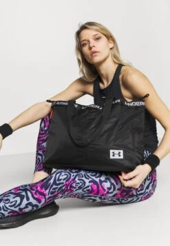 Under Armour Essentials - Sporttas - Black