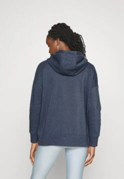 Under Armour Rival- Sweater Met Rits - Downpour Gray/White -Under Armour Winkel b451870362cc4e41b1711128181a076e