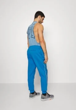 Under Armour Rival Chroma Pants - Trainingsbroek - Victory Blue/Black 7 Under Armour Rival Chroma Pants - Trainingsbroek - Victory Blue/Black -Under Armour Winkel d3f2f3afe3fa44b983ee865e106076f5