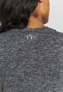 Under Armour Tech Twist - Sport T-Shirt - Black/Metallic Silver -Under Armour Winkel debbd67efb6848329ad8a8ee7d7389df