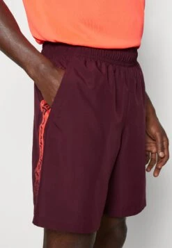 Under Armour Graphic- Korte Broeken - Dark Maroon/Beta -Under Armour Winkel e2678583338e493fae694d6982788bca