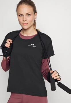 Under Armour Rush Energy Core- T-Shirt Basic - Black -Under Armour Winkel e3eea8d5a4c64d17a6c457fce4e1596c