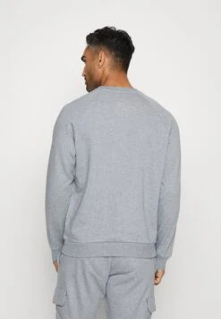 Under Armour Rival Crew - Sweater - Castlerock Light Heather/White 9 Under Armour Rival Crew - Sweater - Castlerock Light Heather/White -Under Armour Winkel f040897f452a40e18c5fed990d7a7054